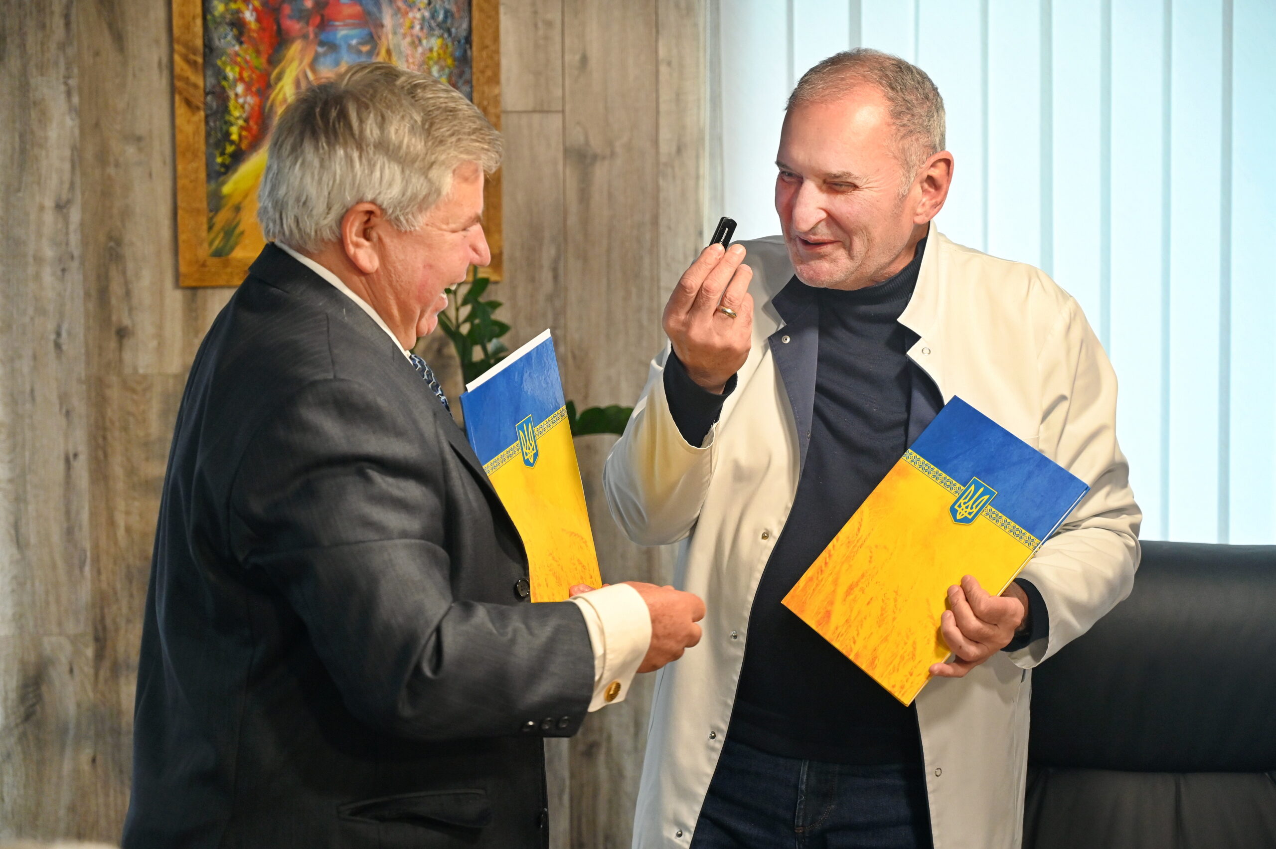 Обмін підписаними документами